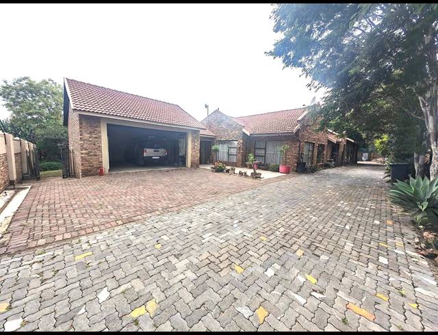 4 bed property to rent in ELDORAIGNE